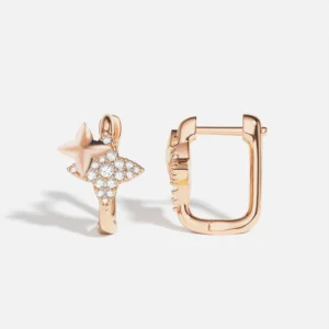 Kolczyki huggie NORTH STAR z motywem diamentu